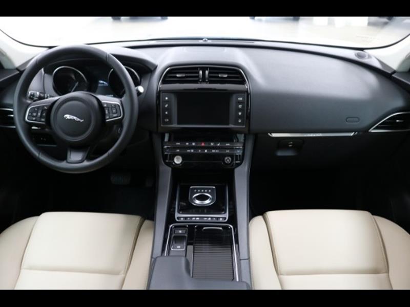 2018 Jaguar F-PACE 25t Premium
