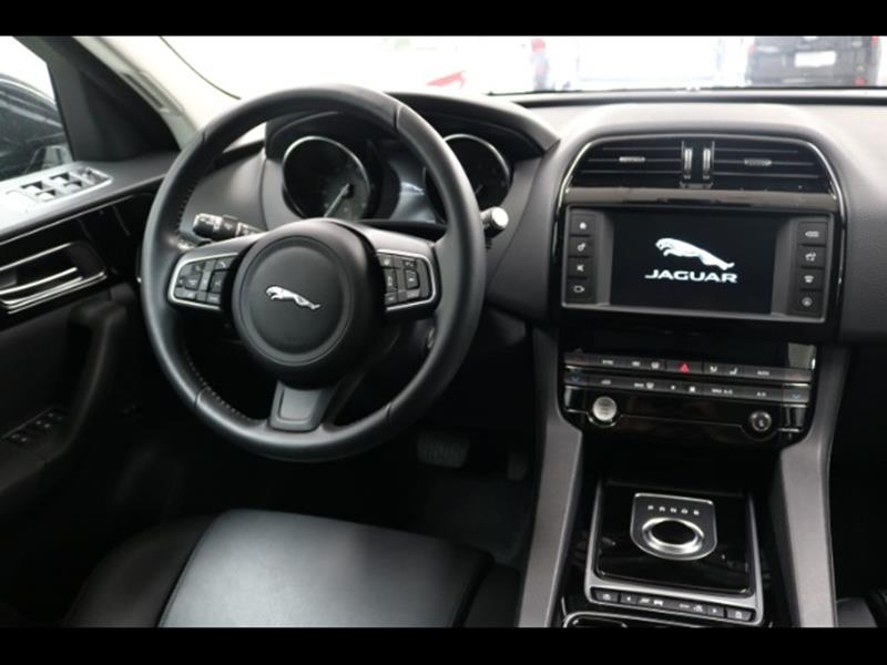 2018 Jaguar F-PACE 25t Premium