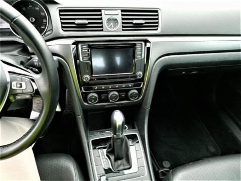 2017 Volkswagen Passat 1.8T R-Line