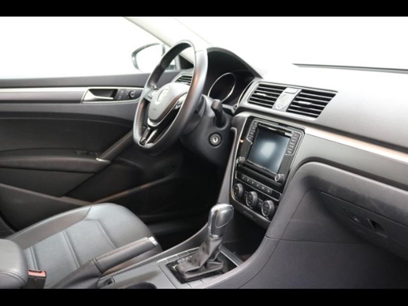 2017 Volkswagen Passat 1.8T R-Line