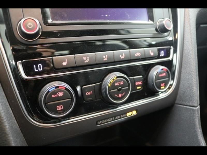 2017 Volkswagen Passat 1.8T R-Line