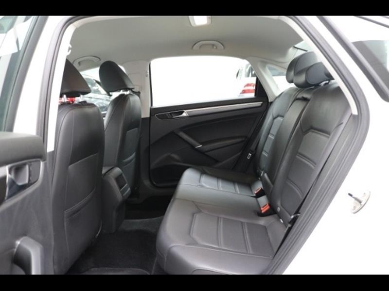 2017 Volkswagen Passat 1.8T R-Line