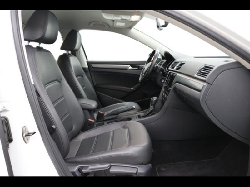 2017 Volkswagen Passat 1.8T R-Line