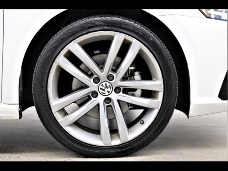 2017 Volkswagen Passat 1.8T R-Line