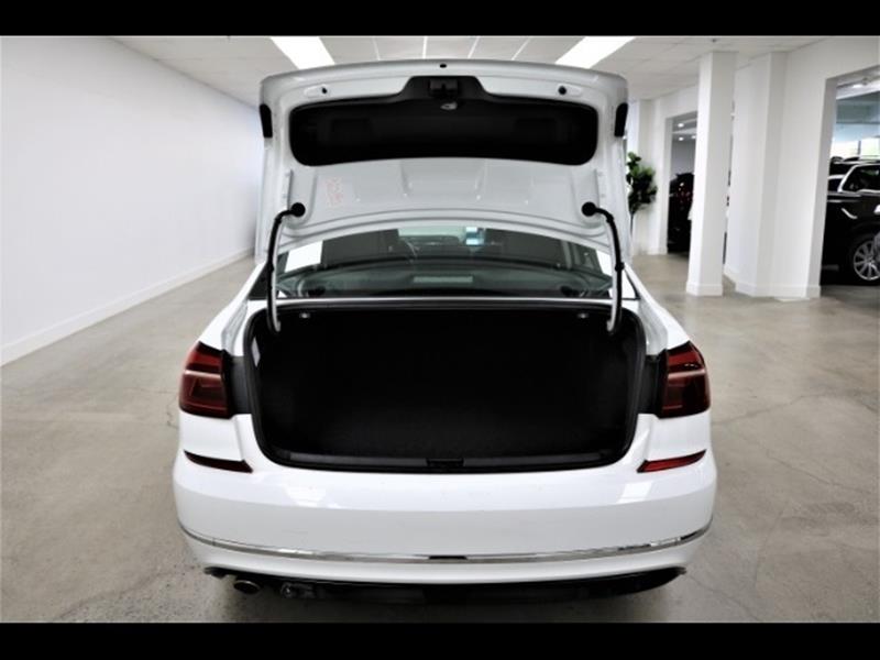 2017 Volkswagen Passat 1.8T R-Line