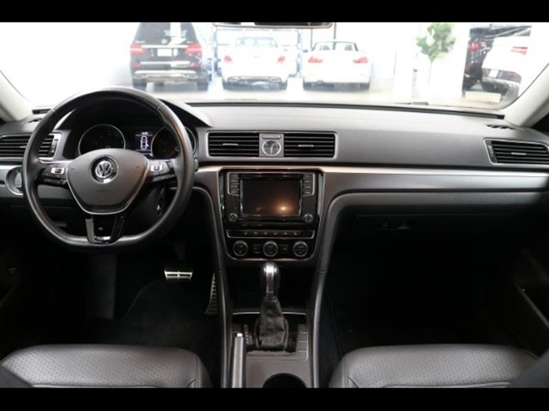 2017 Volkswagen Passat 1.8T R-Line