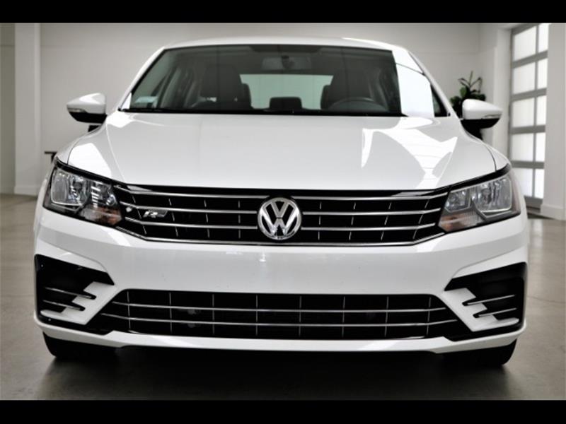 2017 Volkswagen Passat 1.8T R-Line