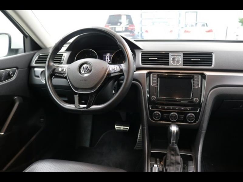 2017 Volkswagen Passat 1.8T R-Line