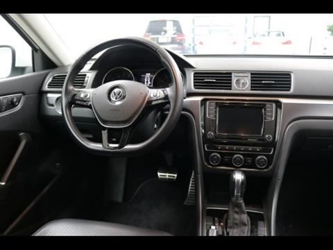 2017 Volkswagen Passat 1.8T R-Line