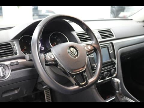 2017 Volkswagen Passat 1.8T R-Line