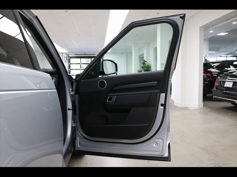 2017 Land Rover Discovery SE