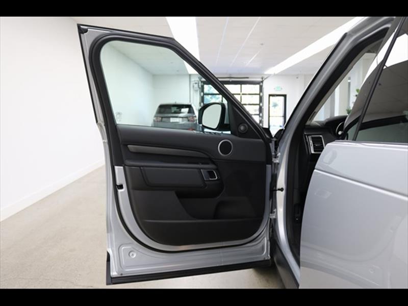 2017 Land Rover Discovery SE