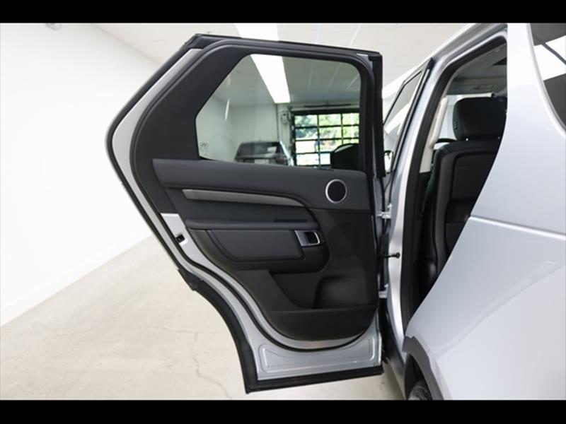 2017 Land Rover Discovery SE