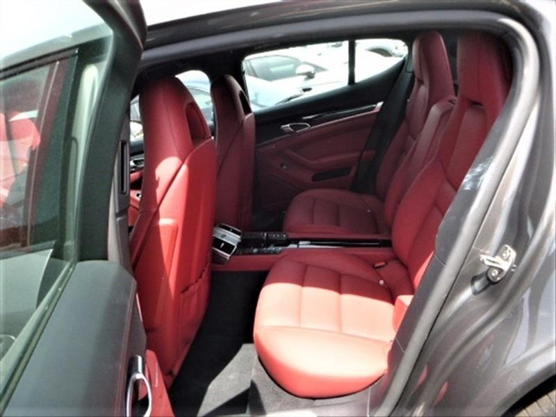 2016 Porsche Panamera