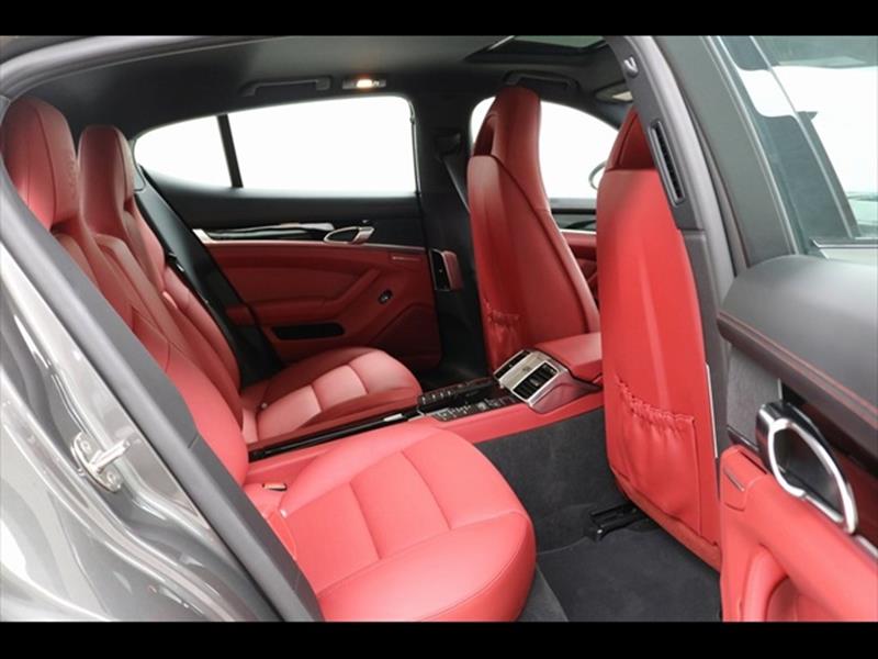 2016 Porsche Panamera