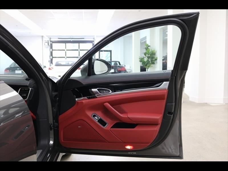 2016 Porsche Panamera