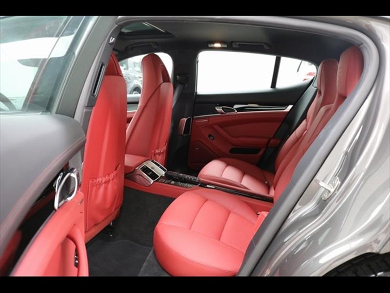 2016 Porsche Panamera