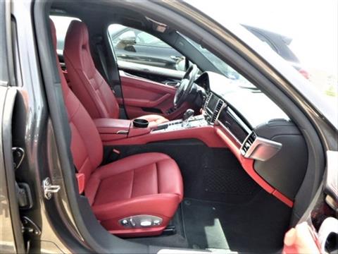 2016 Porsche Panamera