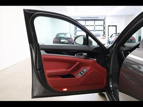 2016 Porsche Panamera