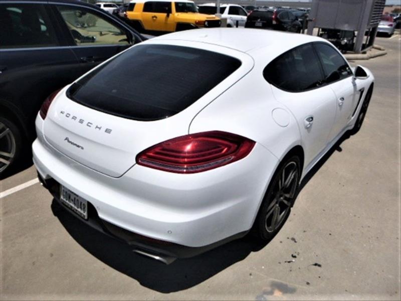 2016 Porsche Panamera