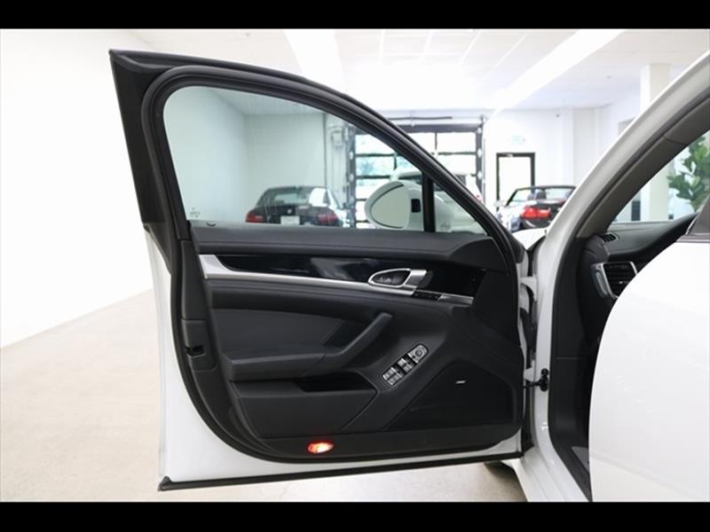 2016 Porsche Panamera