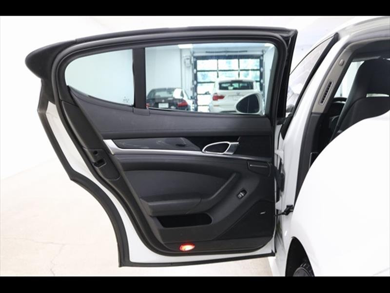 2016 Porsche Panamera