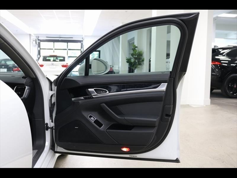 2016 Porsche Panamera