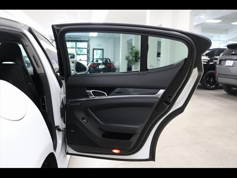 2016 Porsche Panamera