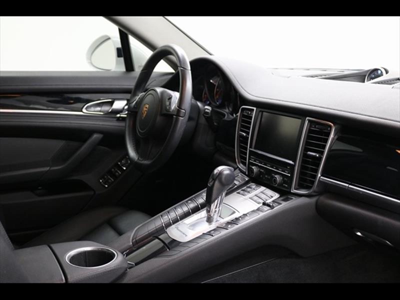 2016 Porsche Panamera