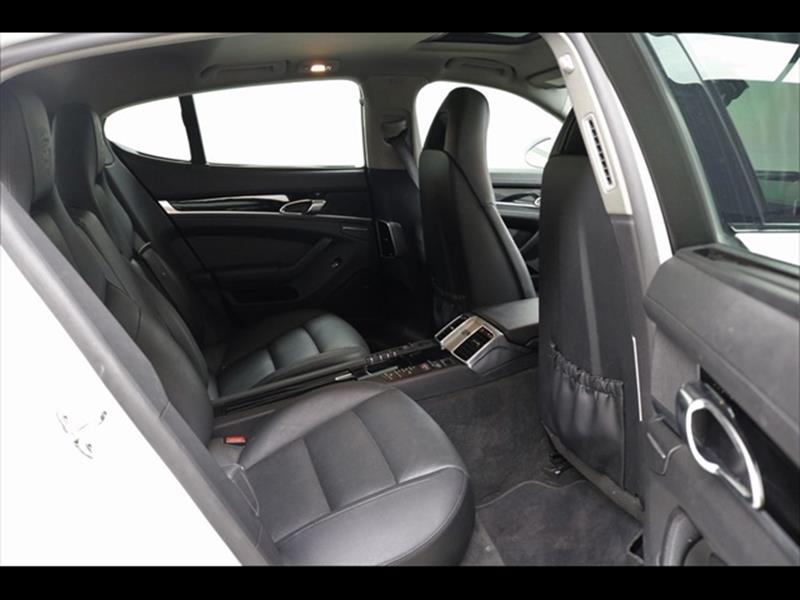 2016 Porsche Panamera