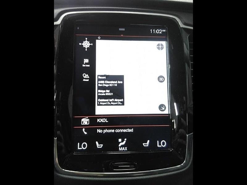 2018 Volvo XC90 T6 Momentum