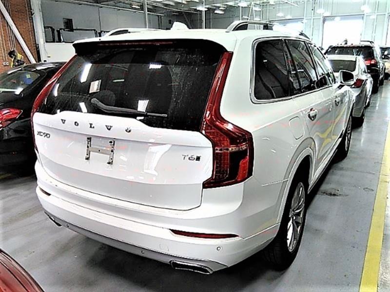 2018 Volvo XC90 T6 Momentum