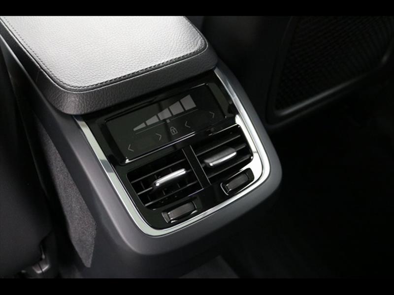 2018 Volvo XC90 T6 Momentum