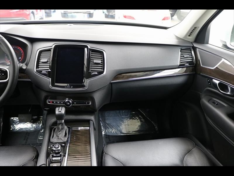 2018 Volvo XC90 T6 Momentum