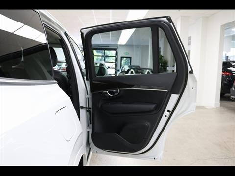 2018 Volvo XC90 T6 Momentum