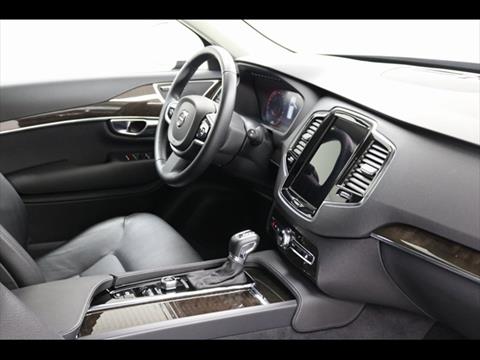 2018 Volvo XC90 T6 Momentum