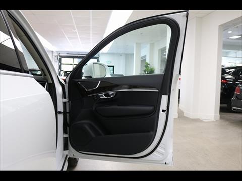2018 Volvo XC90 T6 Momentum