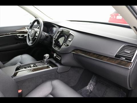 2018 Volvo XC90 T6 Momentum