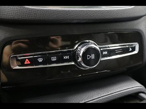 2018 Volvo XC90 T6 Momentum