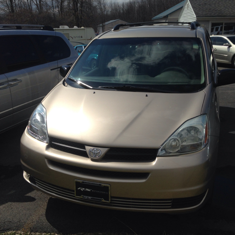 2004 Toyota Sienna for sale at RS Motorsports, Inc. in Canandaigua NY