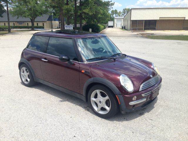 2004 MINI Cooper for sale at Global Auto Exchange in Longwood FL