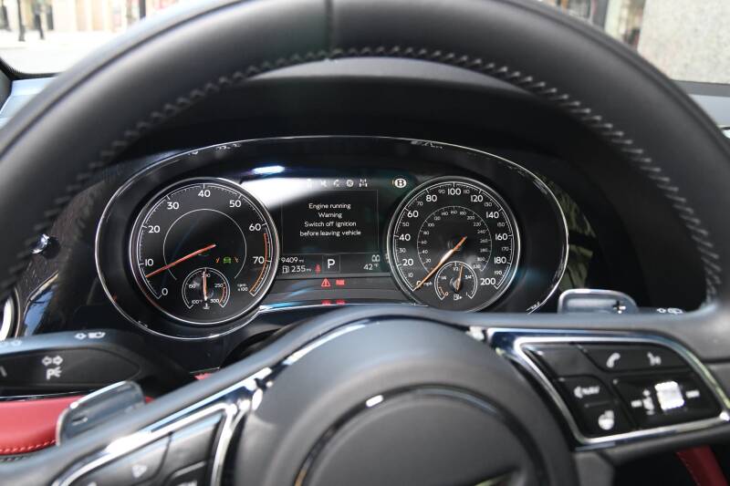 2018 Bentley Bentayga Mulliner Edition (image 22)