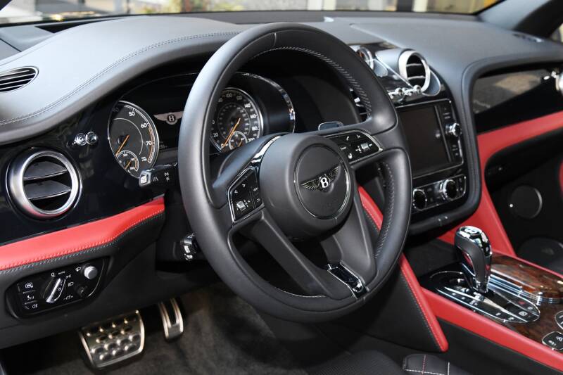 2018 Bentley Bentayga Mulliner Edition (image 21)