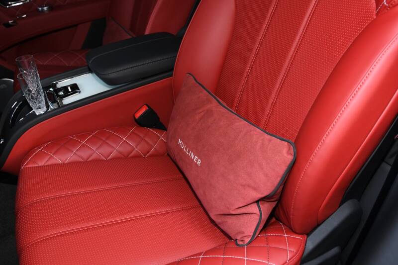 2018 Bentley Bentayga Mulliner Edition (image 19)
