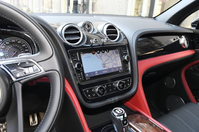 2018 Bentley Bentayga Mulliner Edition (image 23)