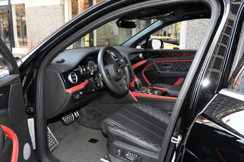 2018 Bentley Bentayga Mulliner Edition (image 9)