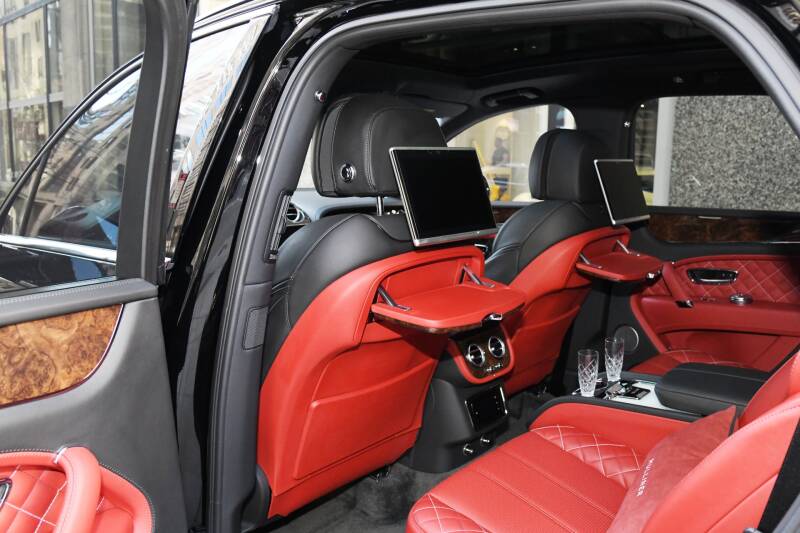 2018 Bentley Bentayga Mulliner Edition (image 13)