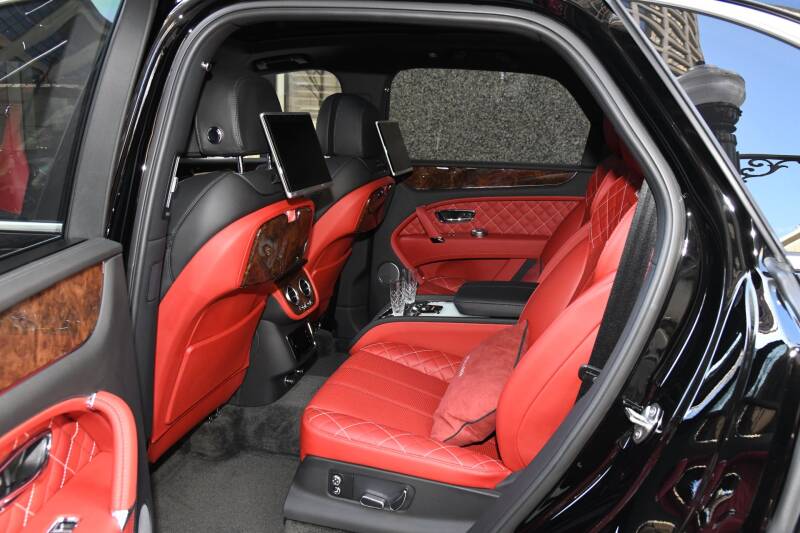 2018 Bentley Bentayga Mulliner Edition (image 11)