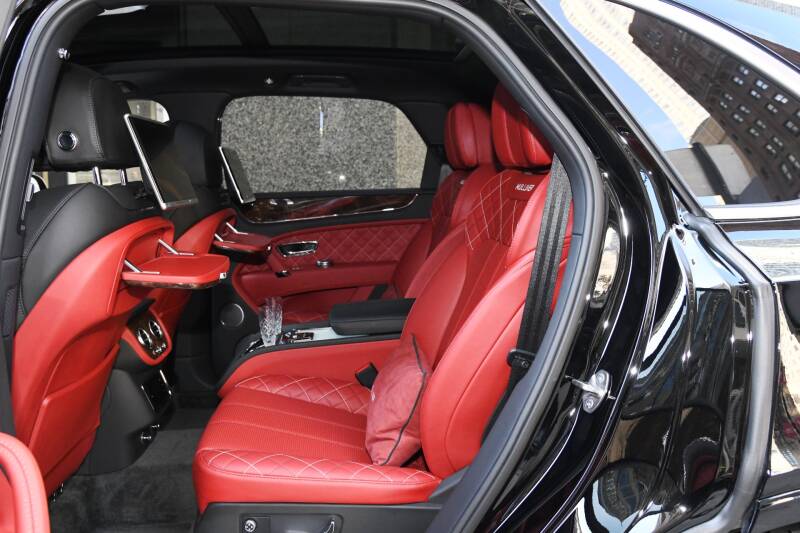 2018 Bentley Bentayga Mulliner Edition (image 14)