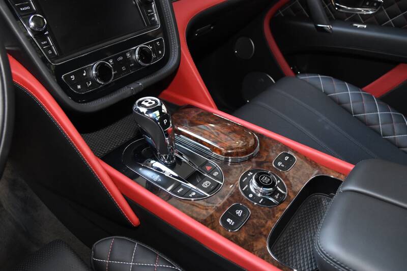 2018 Bentley Bentayga Mulliner Edition (image 26)